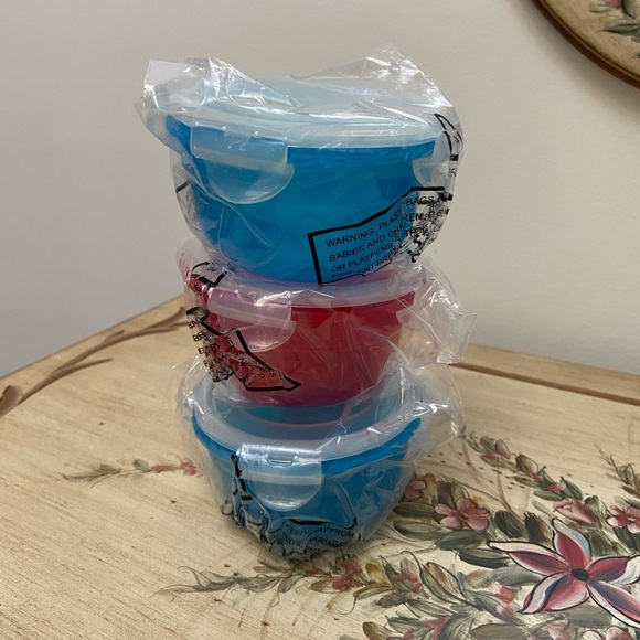 NWOT LocknLock Mini Storage Containers - Picture 2 of 3